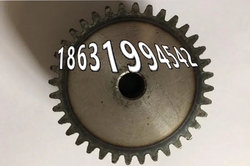 板机齿轮现成的